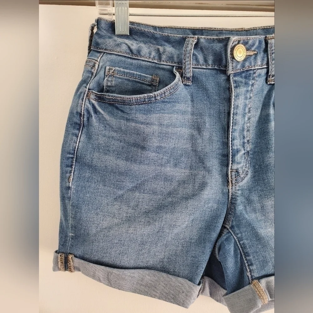 SO High Rise Midi Curvy Size 5/27W Jean Rolled Cuffed Shorts